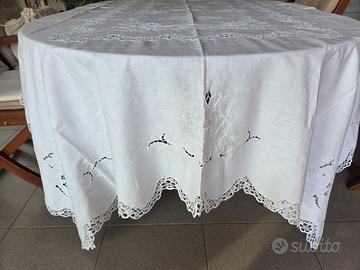Tovaglia ricamata lino rettangolare con tovaglioli