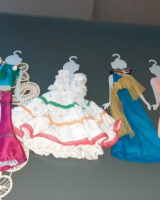 4 abiti   barbie   nuovi   €5  cad.