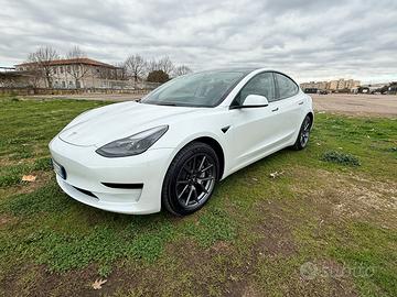 TESLA Model 3 RWD - Possibilità subentro Leasing