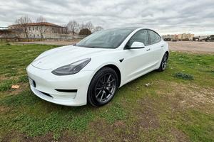 TESLA Model 3 RWD - Possibilità subentro Leasing