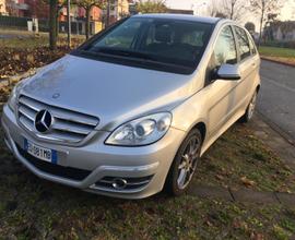 MERCEDES B180 cdi Premium Euro 5 scambi o permute