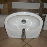 Lavabo piccolo + rubinetto