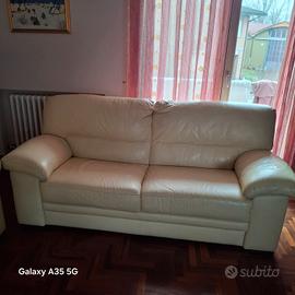 2 divani in pelle 3 posti