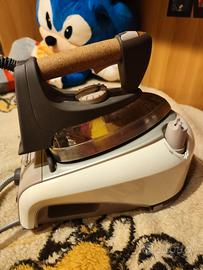 ferro da stiro a caldaia DeLonghi