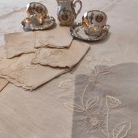 tovaglia da te con 6 tovaglioli,in lino