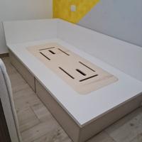 Letto singolo con cassettoni
