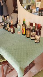 A Oristano 9 bottiglie da collezzione