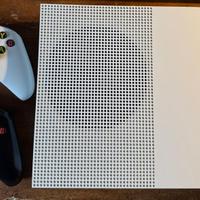 XBOX One S 500 GB + 2 Controller COME NUOVA