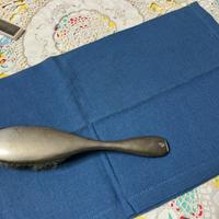 Spazzola antica in argento 800