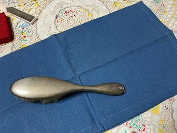 Spazzola antica in argento 800