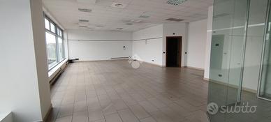 UFFICIO A CARONNO PERTUSELLA