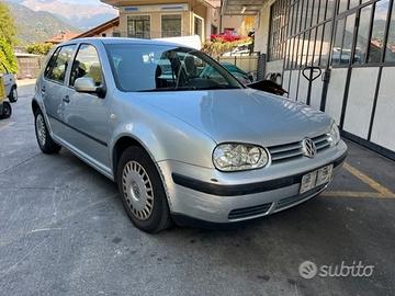Ricambi Volkswagen Golf 4 2000 5 porte vari colori