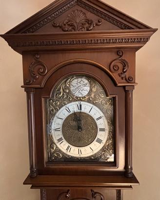 Orologio a pendolo da terra