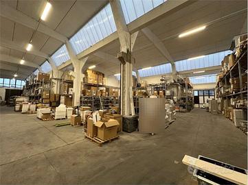 Immobile di 2800 m² con più di 5 locali a Modena