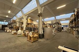 Immobile di 2800 m² con più di 5 locali a Modena