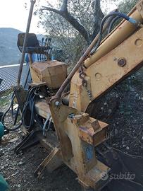 Retroescavatore per Fiat fl4