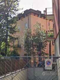 Appartamento di 173 m² con più di 5 locali a Veron