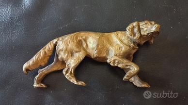 Scultura vintage a forma di cane da caccia