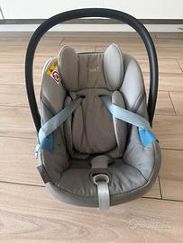 Seggiolino auto Cybex con base ISOFIX