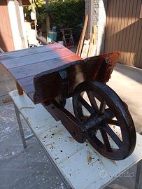 cariola lignea antica