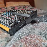 Mixer e microfono