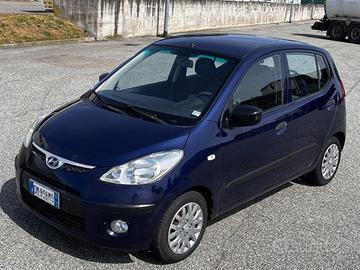 Hyundai i10 benzina.