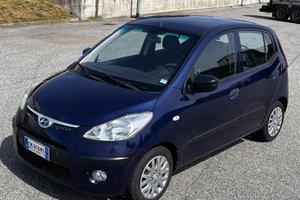 Hyundai i10 benzina.