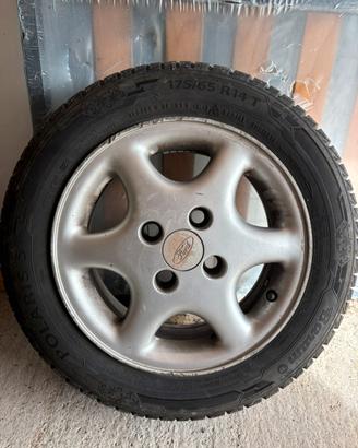 Gomme+cerchi ford