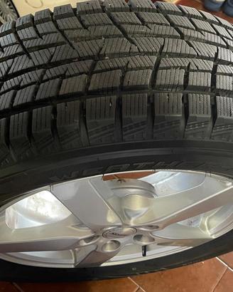 4 cerchi Alutec + 4 gomme invernali Cooper
