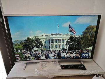 TV Akai 32 pollici Curvo NO SMART