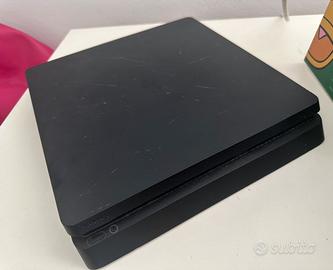 PS4 Slim 500GB + 1 controller + 10 giochi