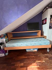 Letto con libreria integrata in legno