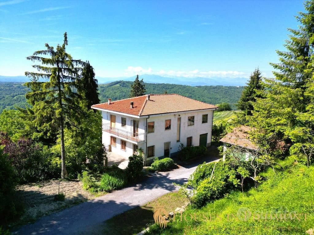 Villa di 350 m² con più di 5 locali a Mombarcaro - Vista 2