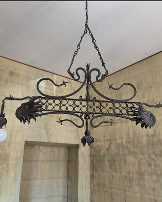 lampadario medievale gotico
