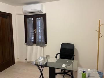 UFFICIO AL PIANO TERRA IN PIAZZA GARIBALDI