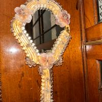 Specchio con manico vintage in vetro di Murano