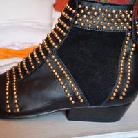 stivaletto pelle con borchie 