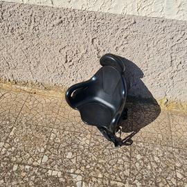Seggiolino per minori su scooter