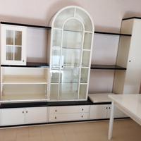 vetrina per sala più tavolo