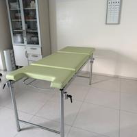 Lettino medico-ginecologico