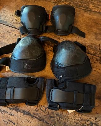 Kit ginocchiere, gomitiere e polsiere bambino