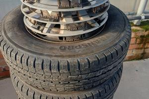 4 Pneumatici 215/70r15cargo con disco e copridisco
