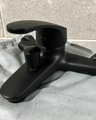 Rubinetto nero vasca da bagno + doccino