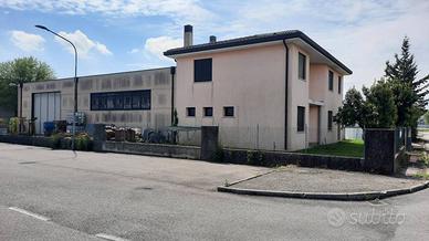Immobile di 465 m² con 2 locali a Pontecchio Poles