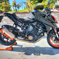 Ktm superduke 1290 R da vetrina