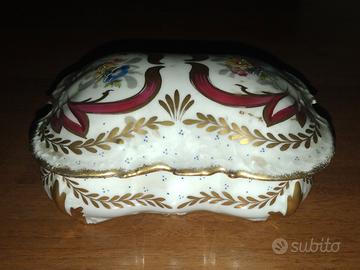 Portagioielli in porcellana