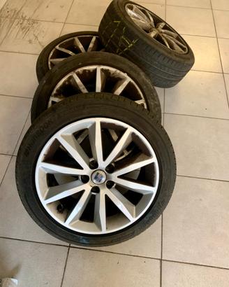 Cerchi in lega da 16 originali seat con gomme