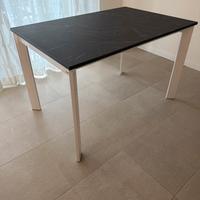 Tavolo allungabile marca Scavolini