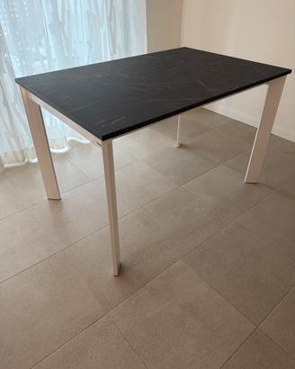Tavolo allungabile marca Scavolini