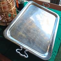 Vassoio bagnato nell'argento